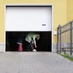 Автоматические секционные ворота для установки в гаражах